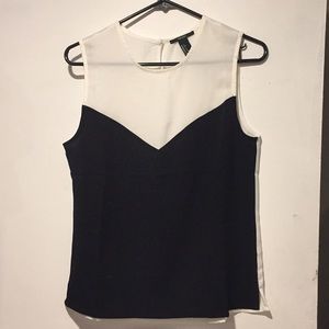 Black and white sleeveless blouse. Forever 21